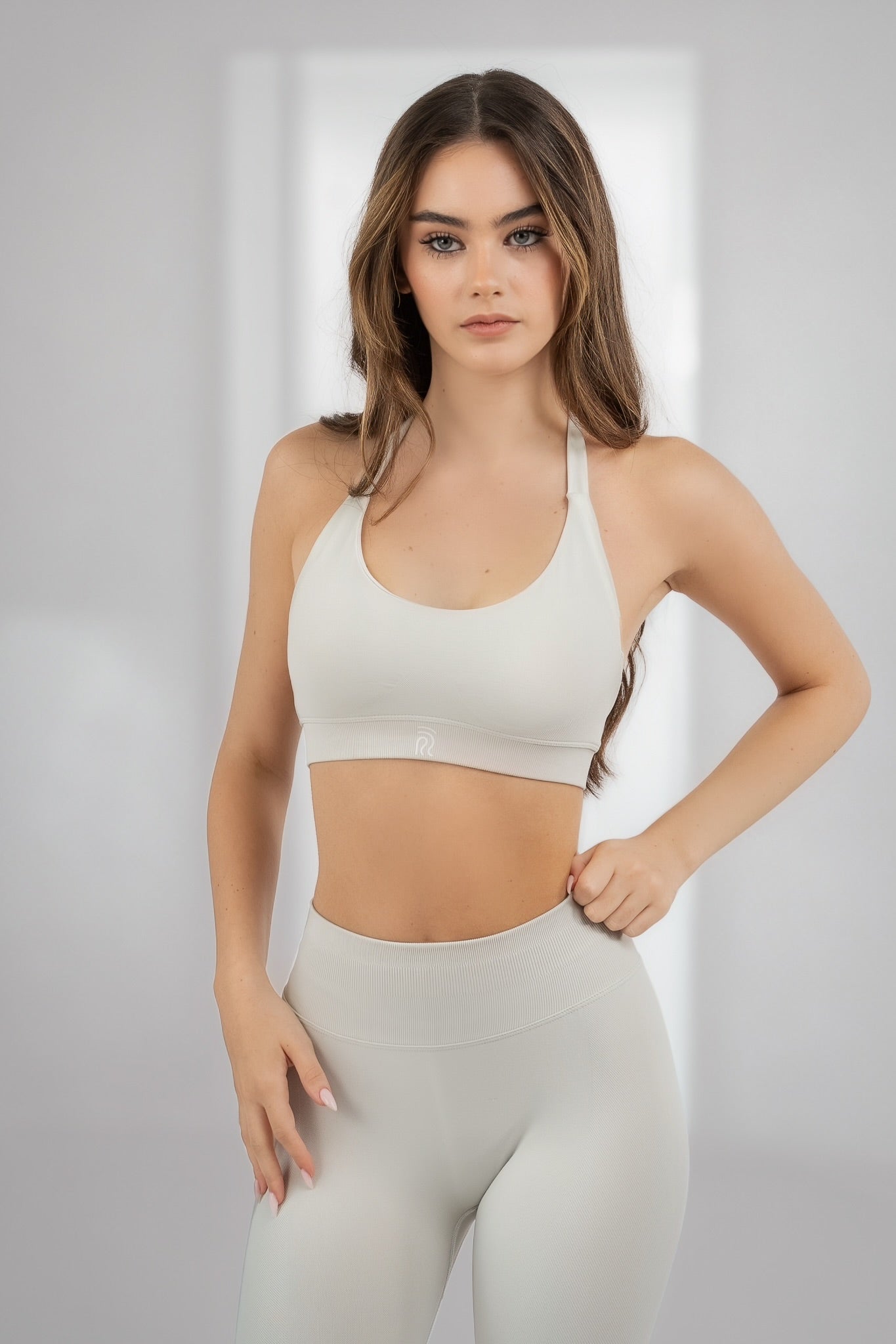 חזיית ספורט לאימון עם תמיכה גבוהה – דגם EMBER